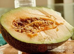 经期吃哈密瓜可以吗,经期适宜食用哈密瓜吗？